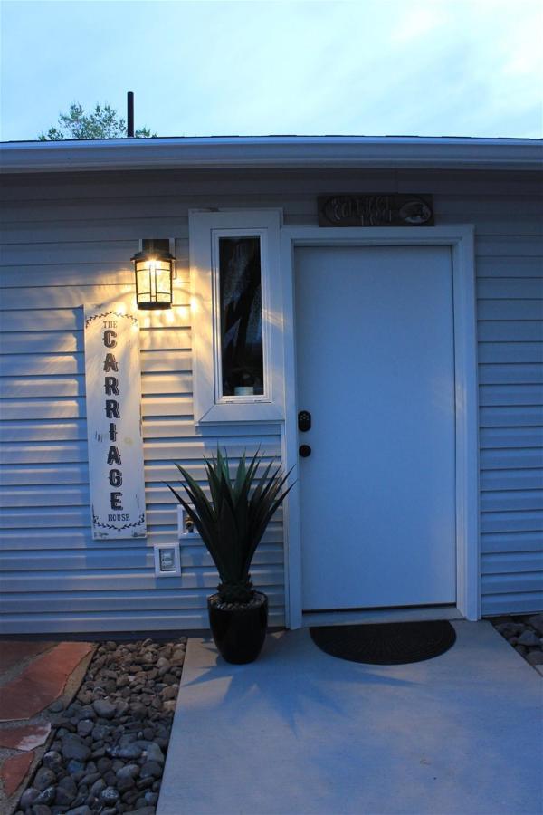 הוילה פנגואיץ' The Carriage House מראה חיצוני תמונה